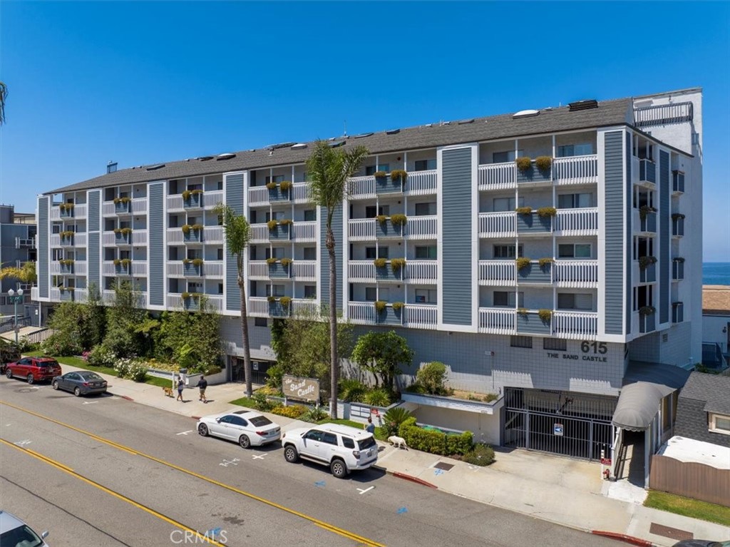 615 Esplanade 504