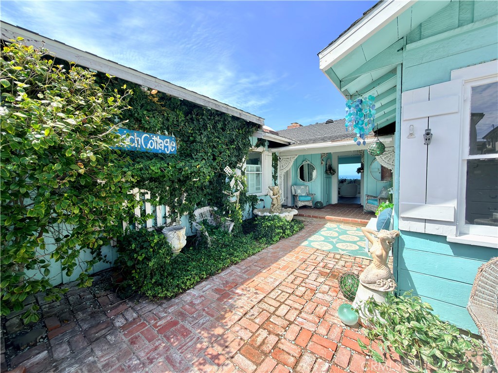 809 Esplanade