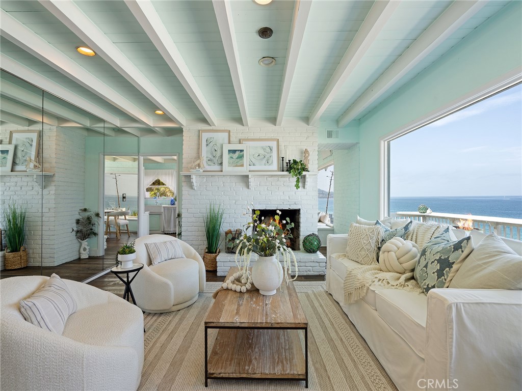 809 Esplanade