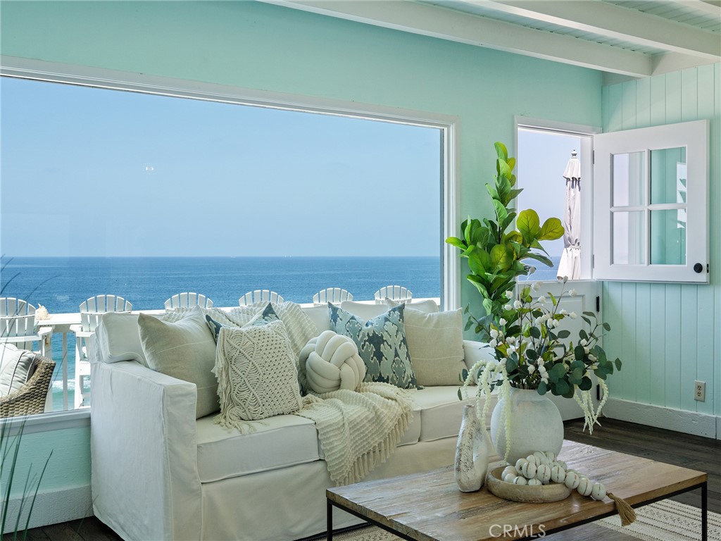 809 Esplanade