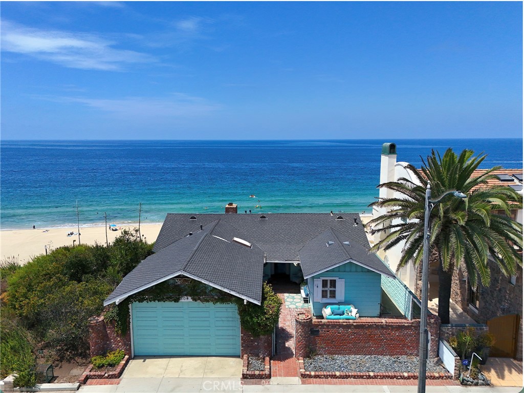 809 Esplanade