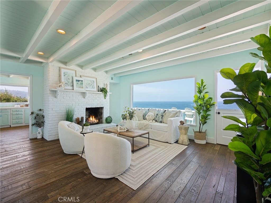 809 Esplanade