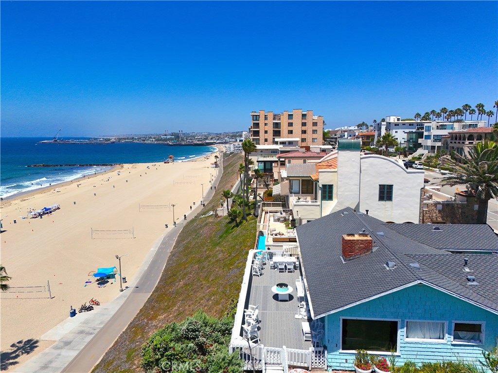 809 Esplanade