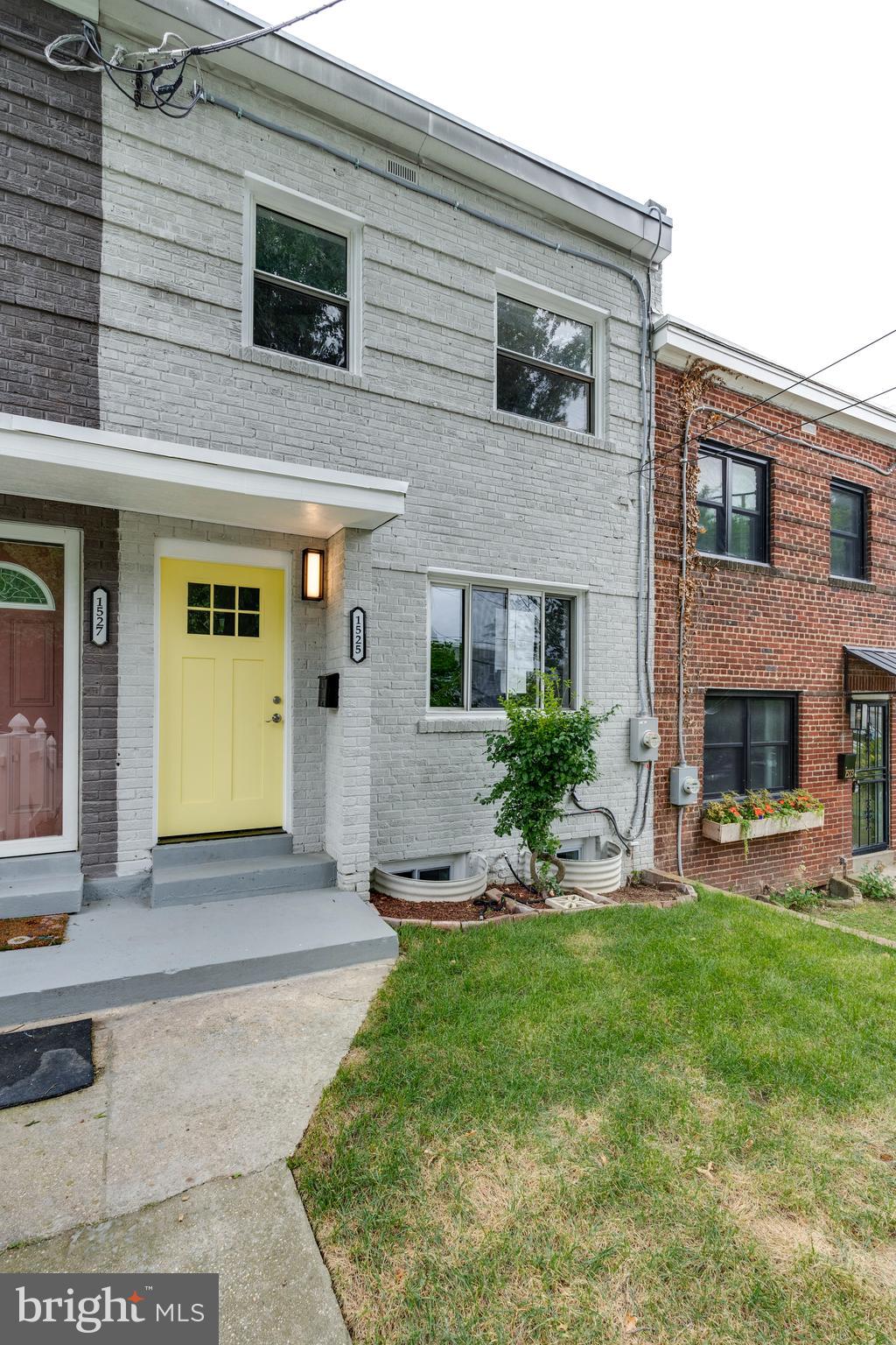 1525 Morris Rd SE