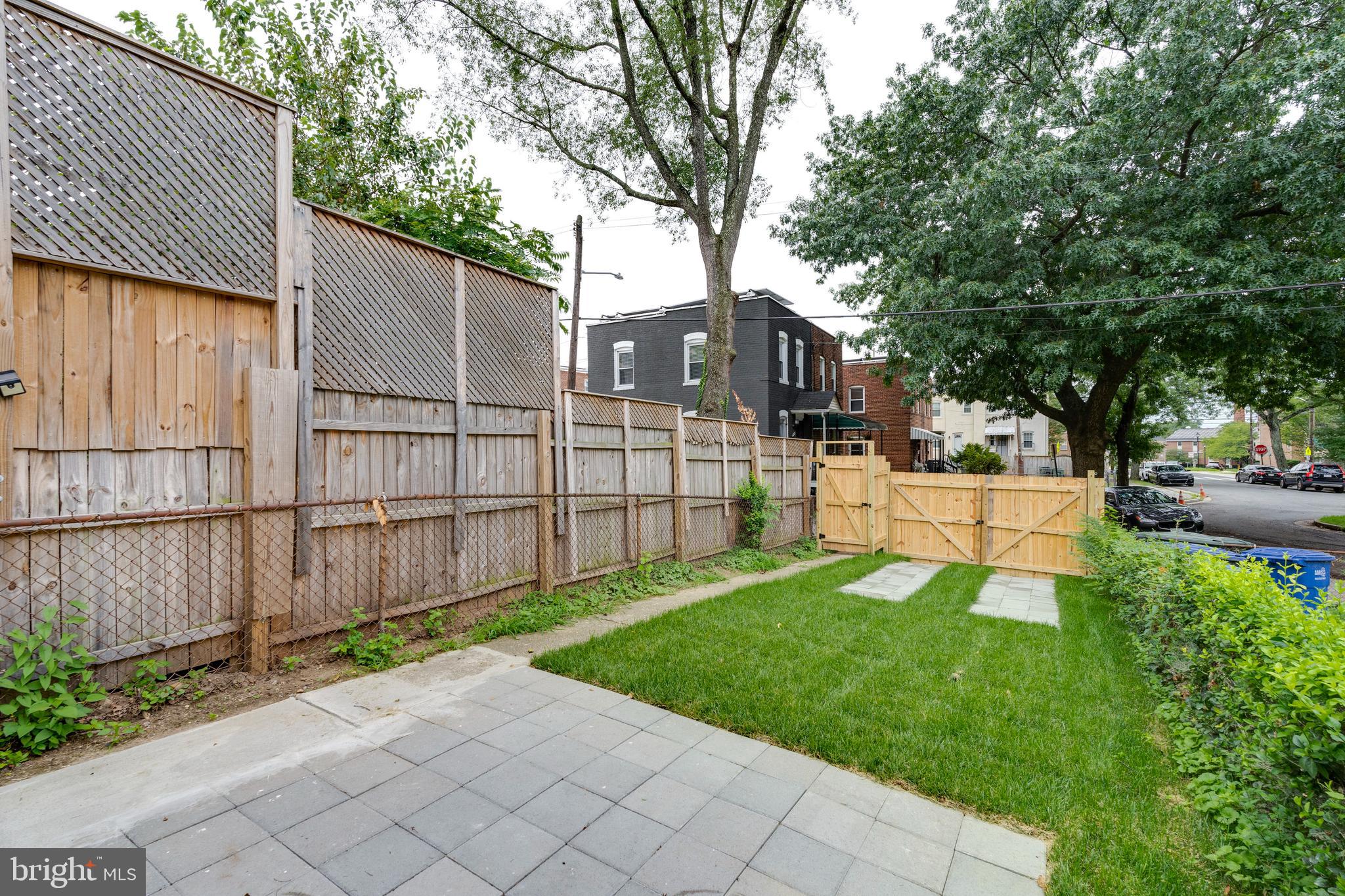 1525 Morris Rd SE
