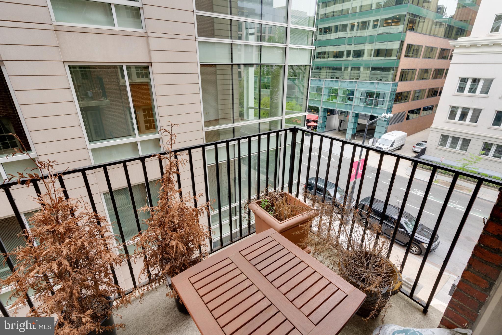 1026 16th St NW #405