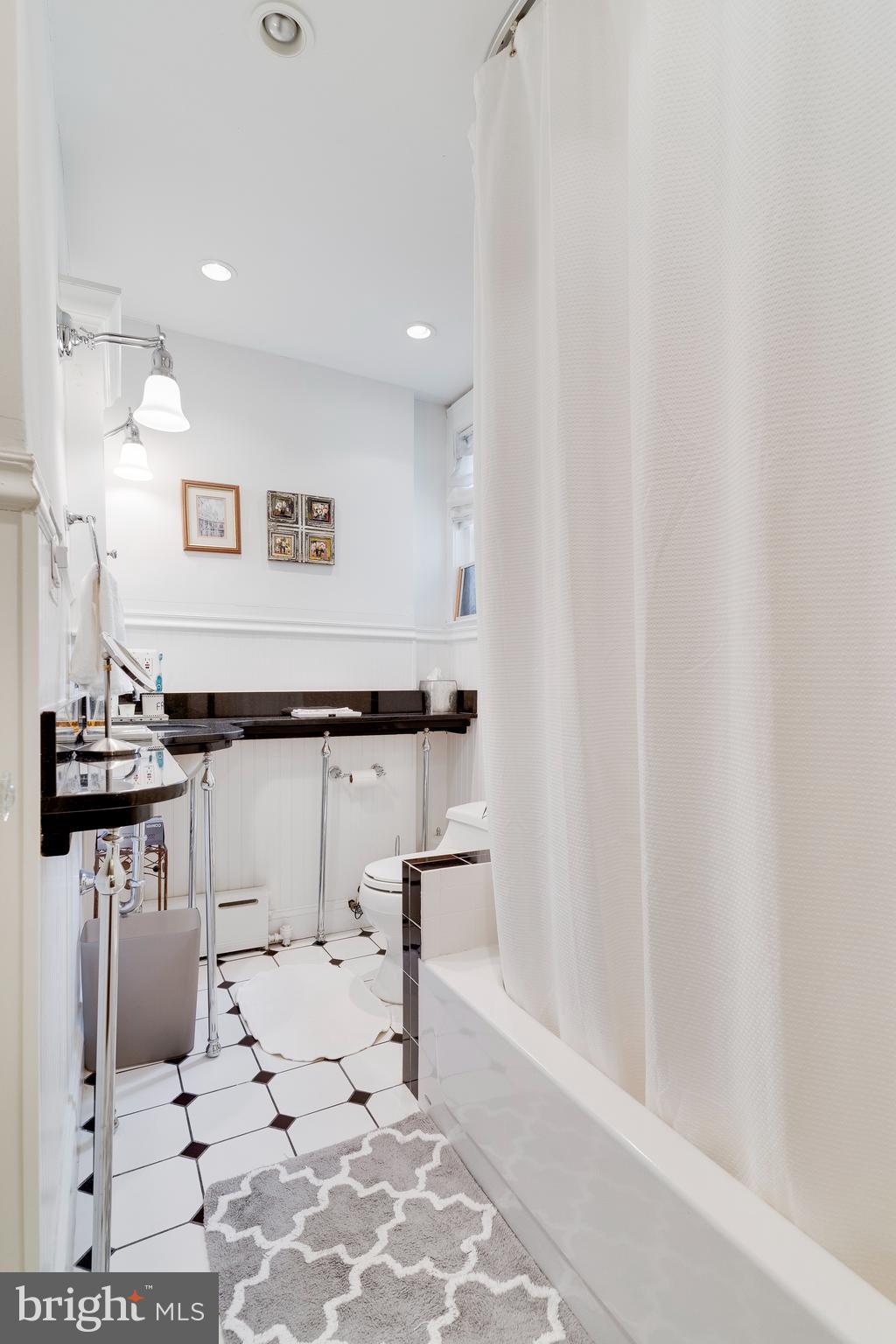 1026 16th St NW #405