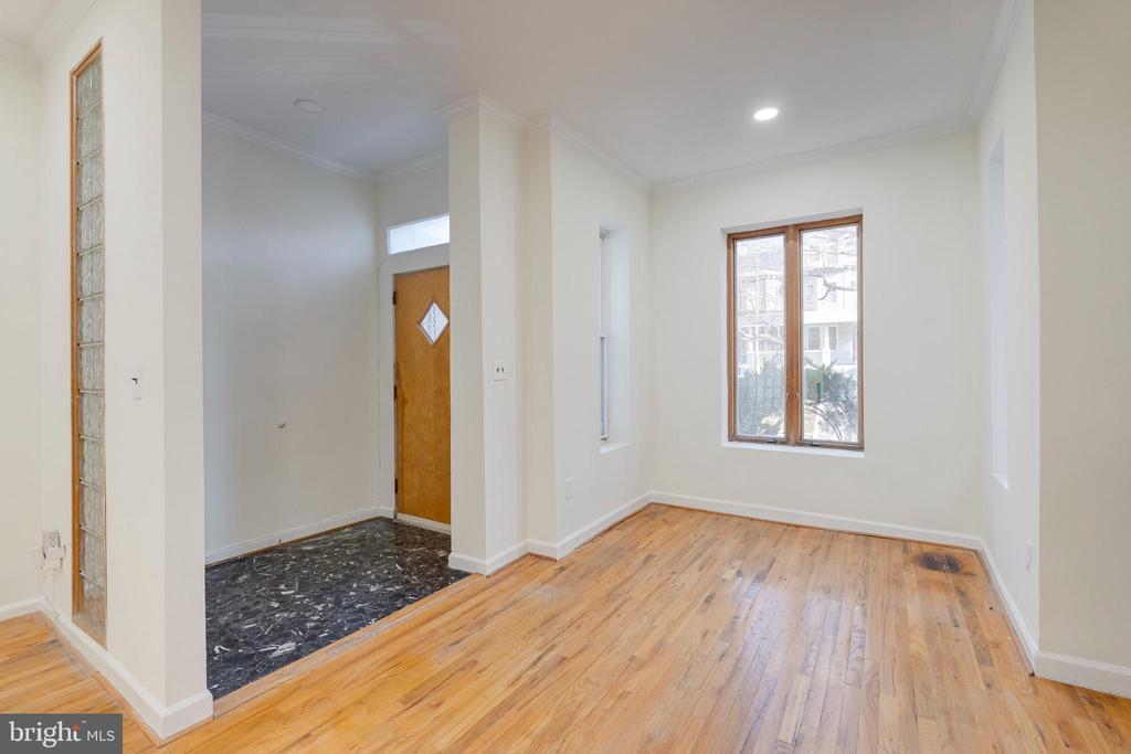 1230 Euclid St NW