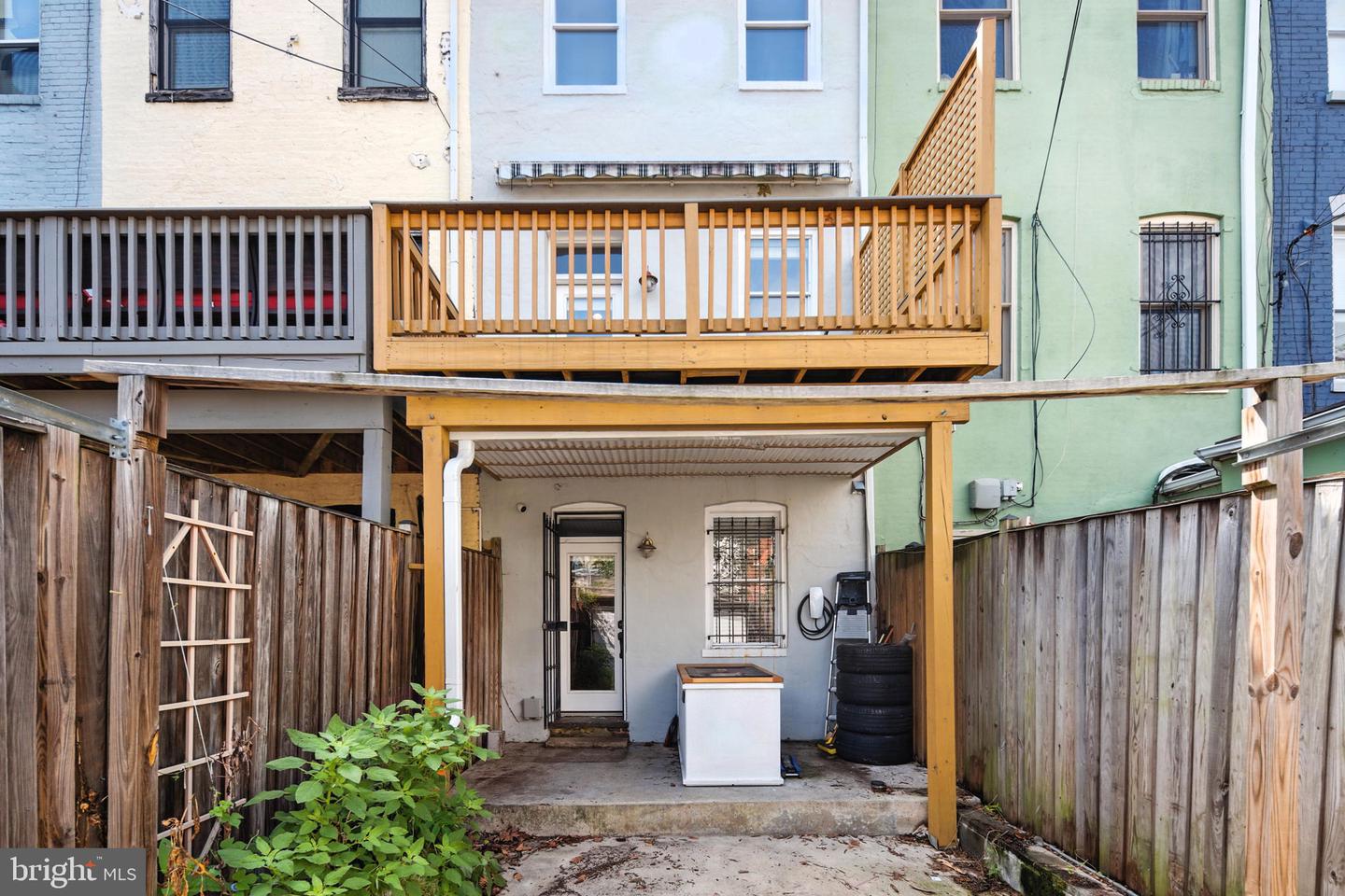 1216 Maryland Ave NE