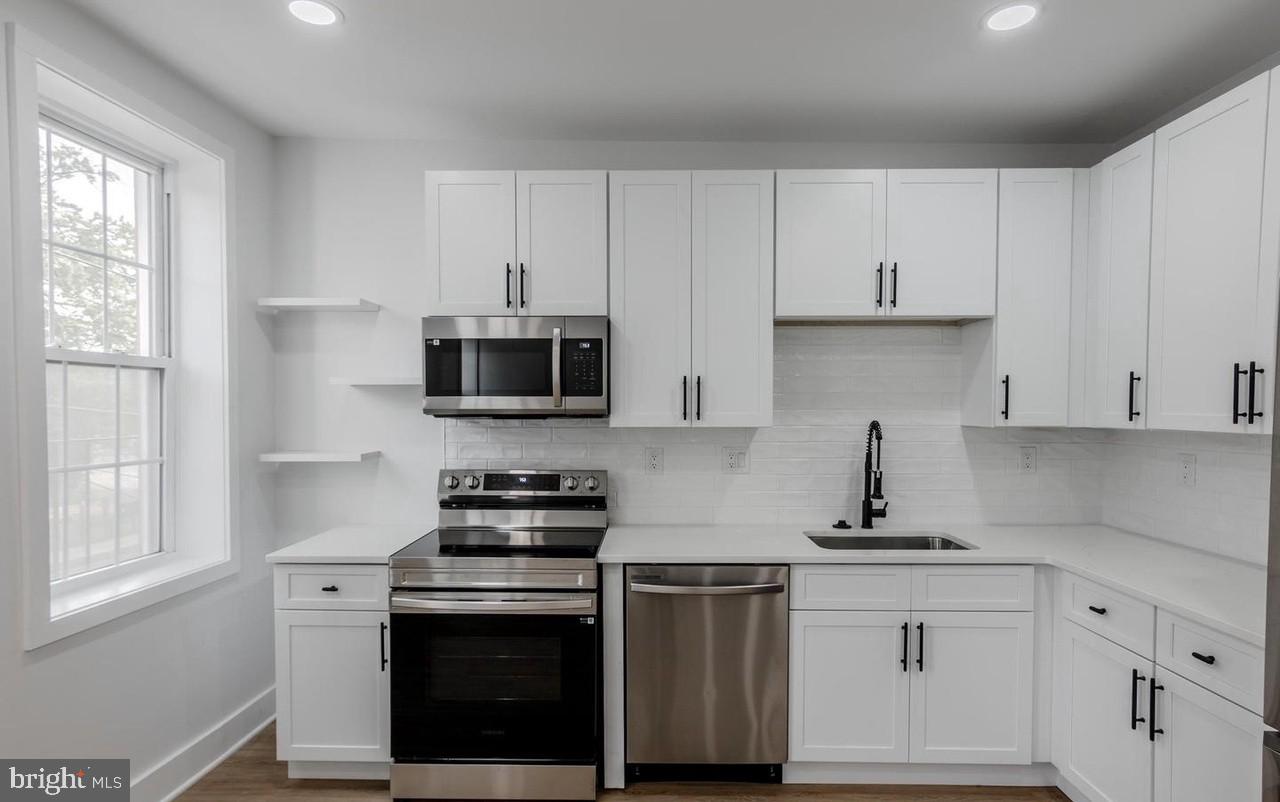 1801 OTIS STREET NE 6