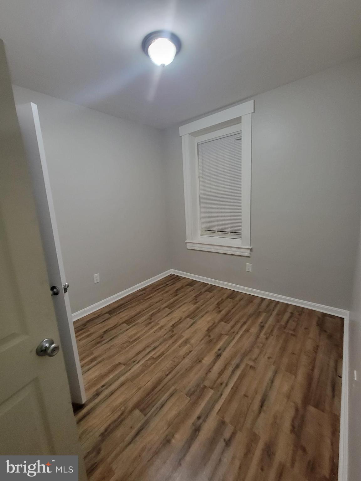 1217 HOLLINS STREET 1