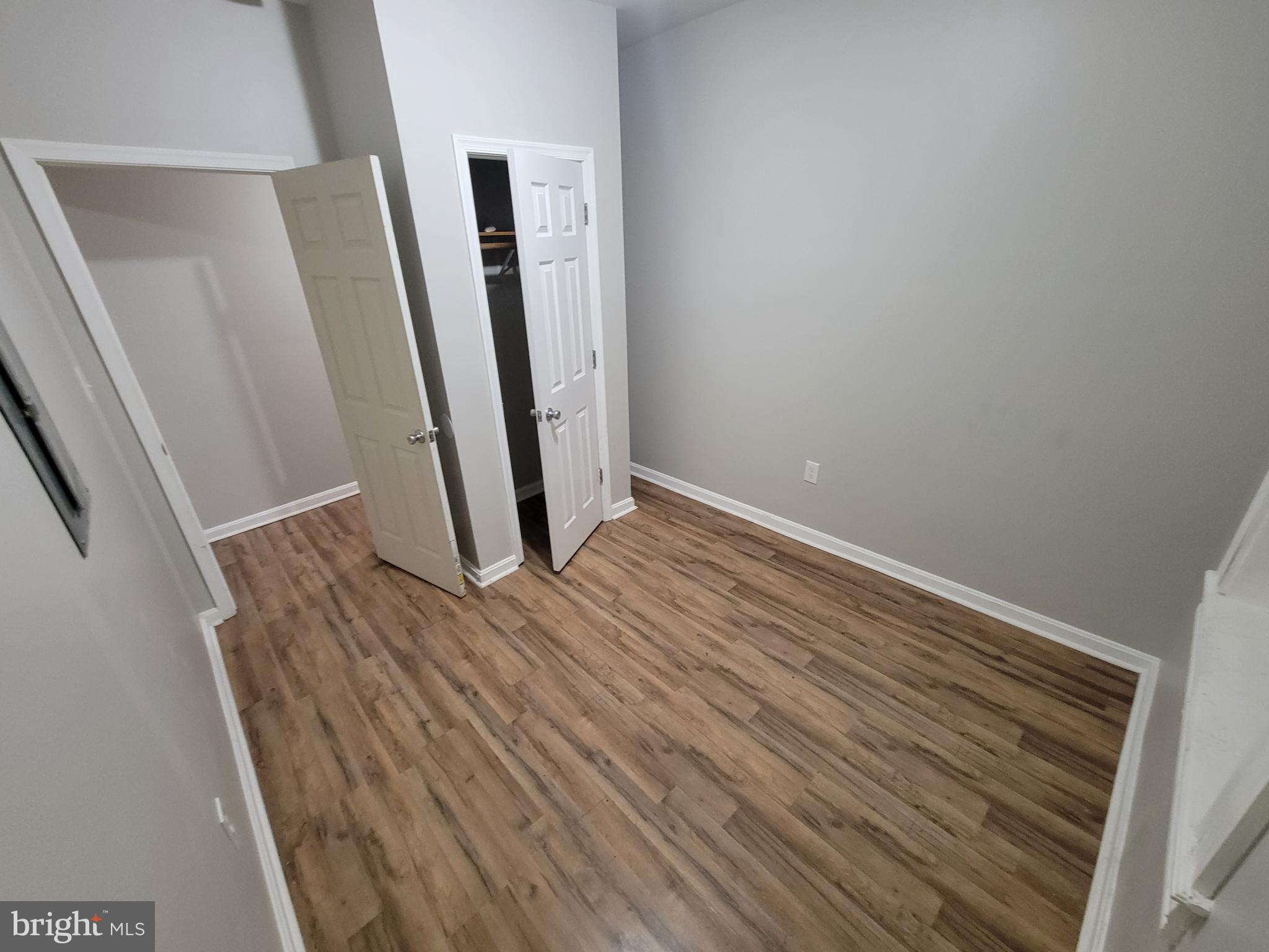 1217 HOLLINS STREET 1