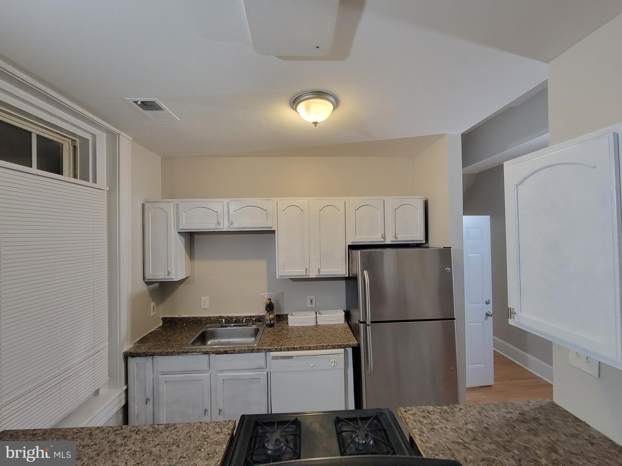 1217 HOLLINS STREET 2