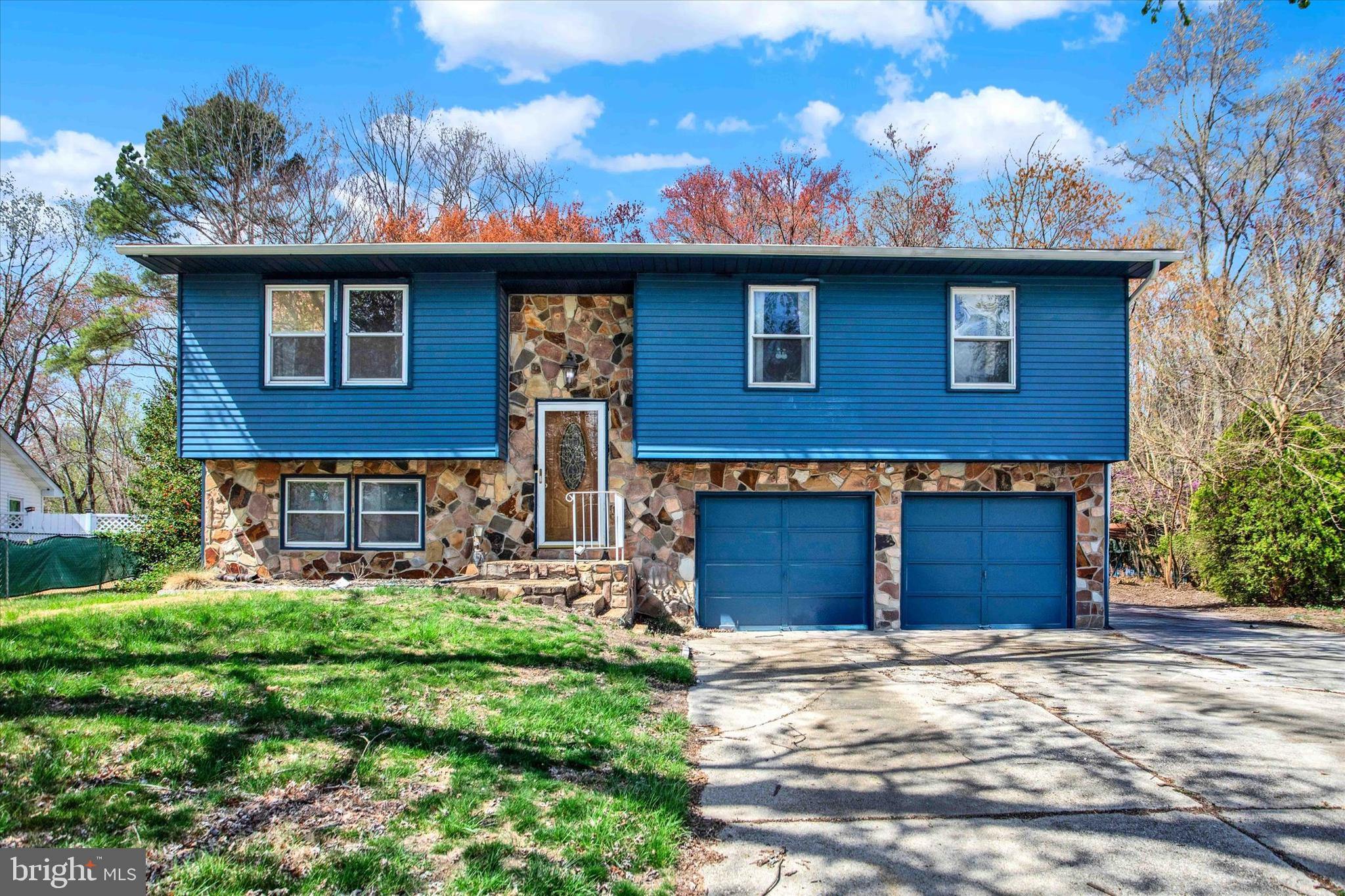 1010 Ivy Ln