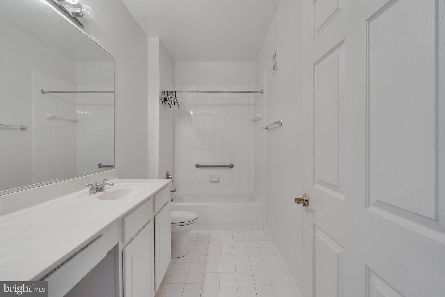 310 High Gables Dr #302