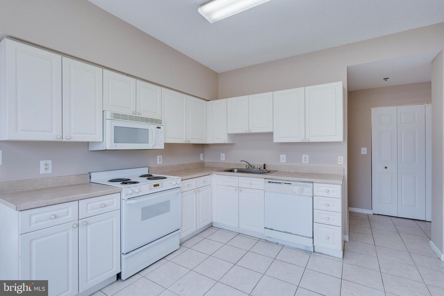 3005 S Leisure World Blvd S #307