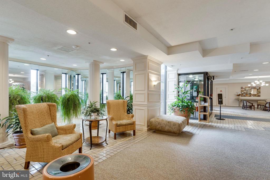 15115 Interlachen Dr #3-714