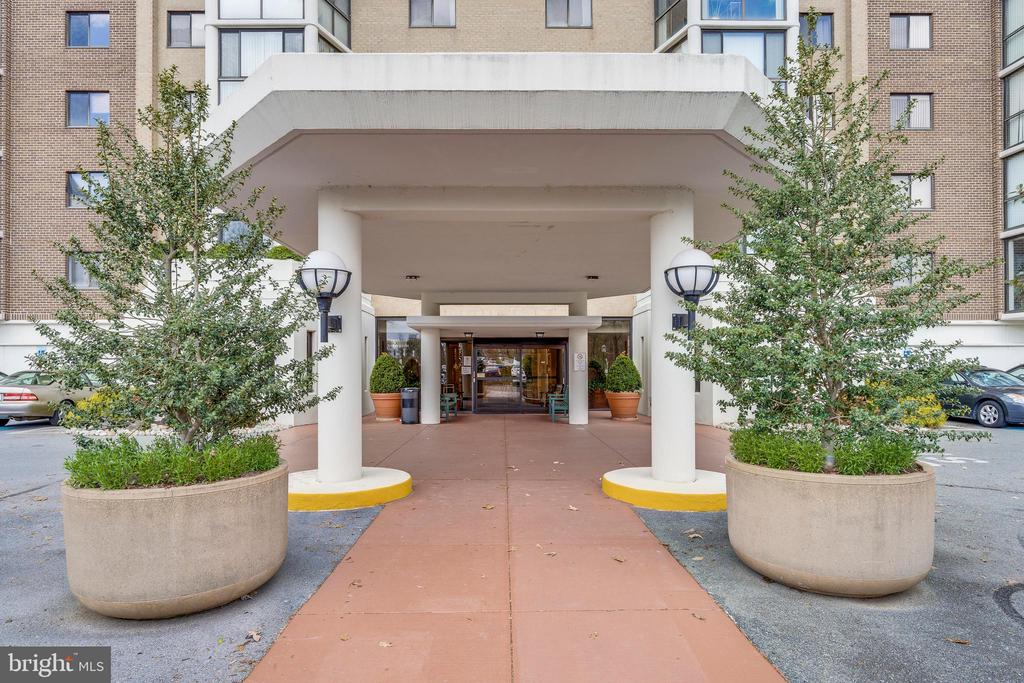 15115 Interlachen Dr #3-714