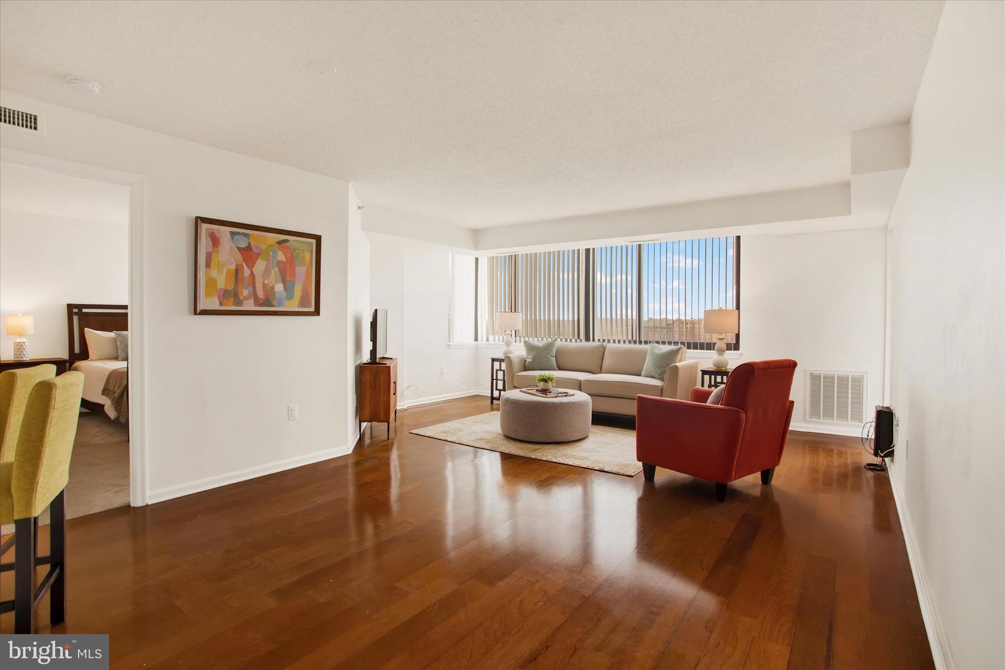 10101 Grosvenor Pl #1915