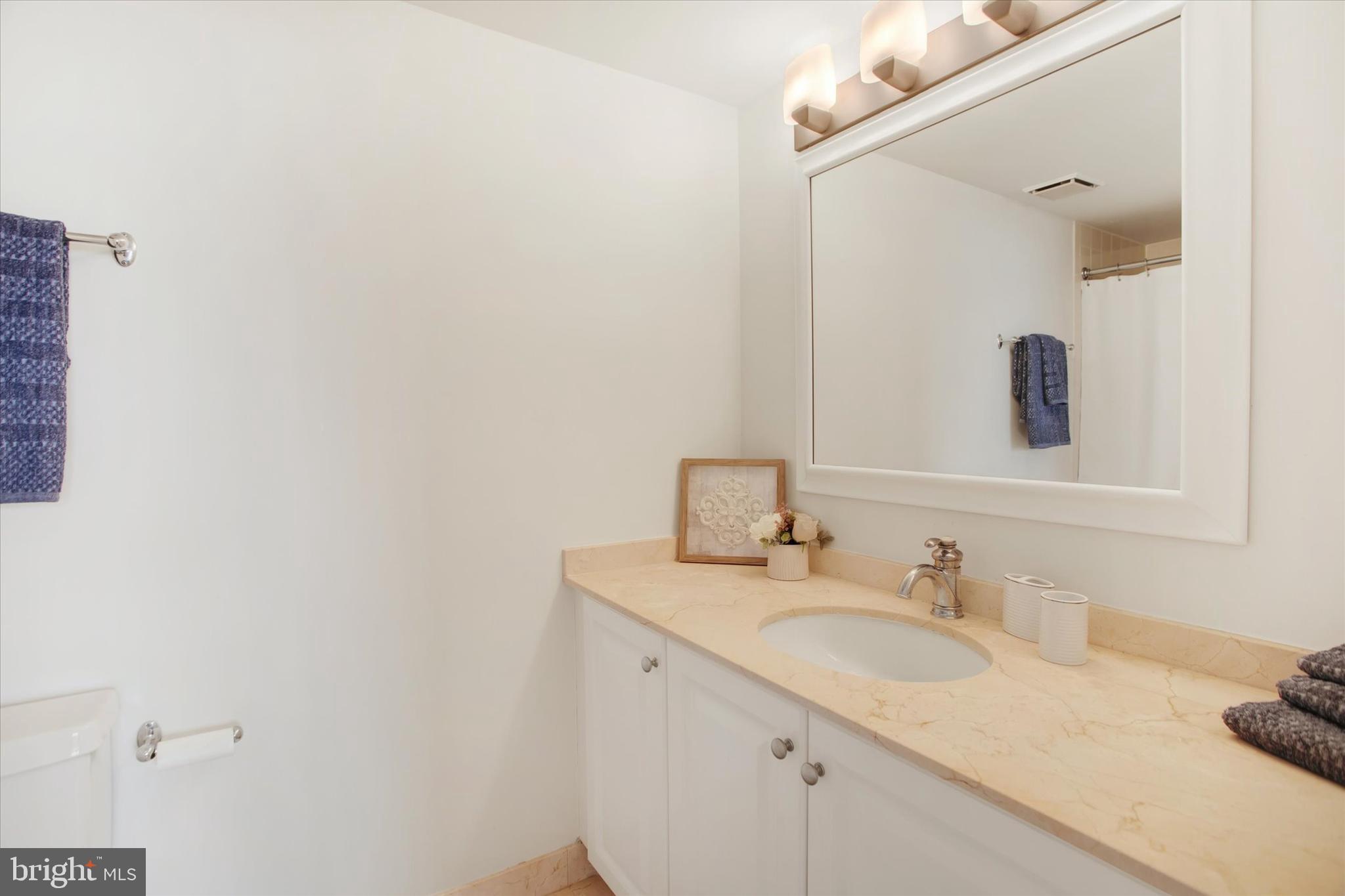 10101 Grosvenor Pl #1915