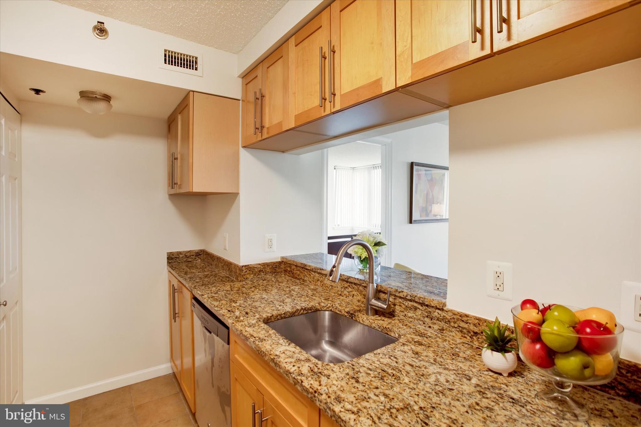 10101 Grosvenor Pl #1915