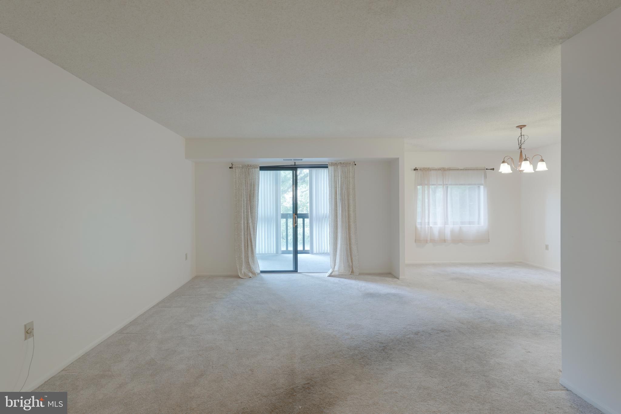 15115 Interlachen Dr #3-516