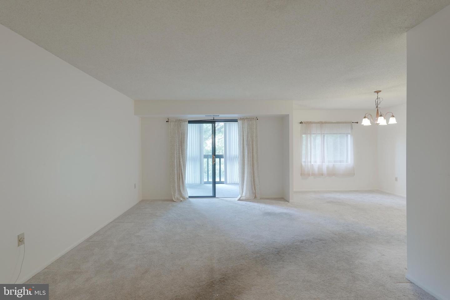 15115 Interlachen Dr #3-516