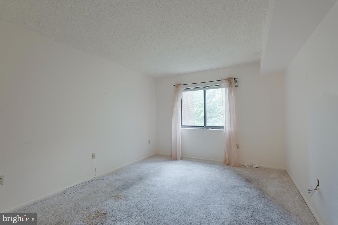 15115 Interlachen Dr #3-516
