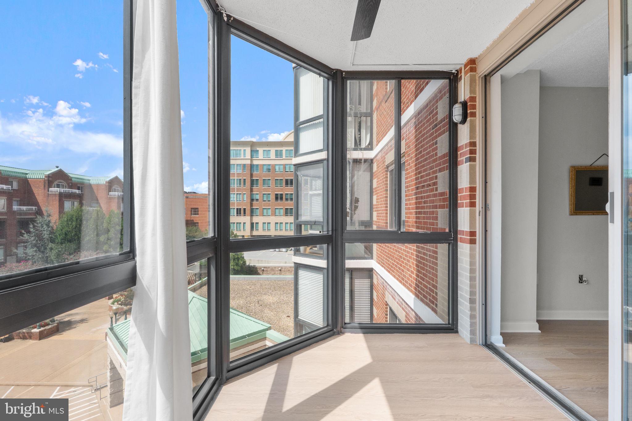 24 Courthouse Sq #24-311