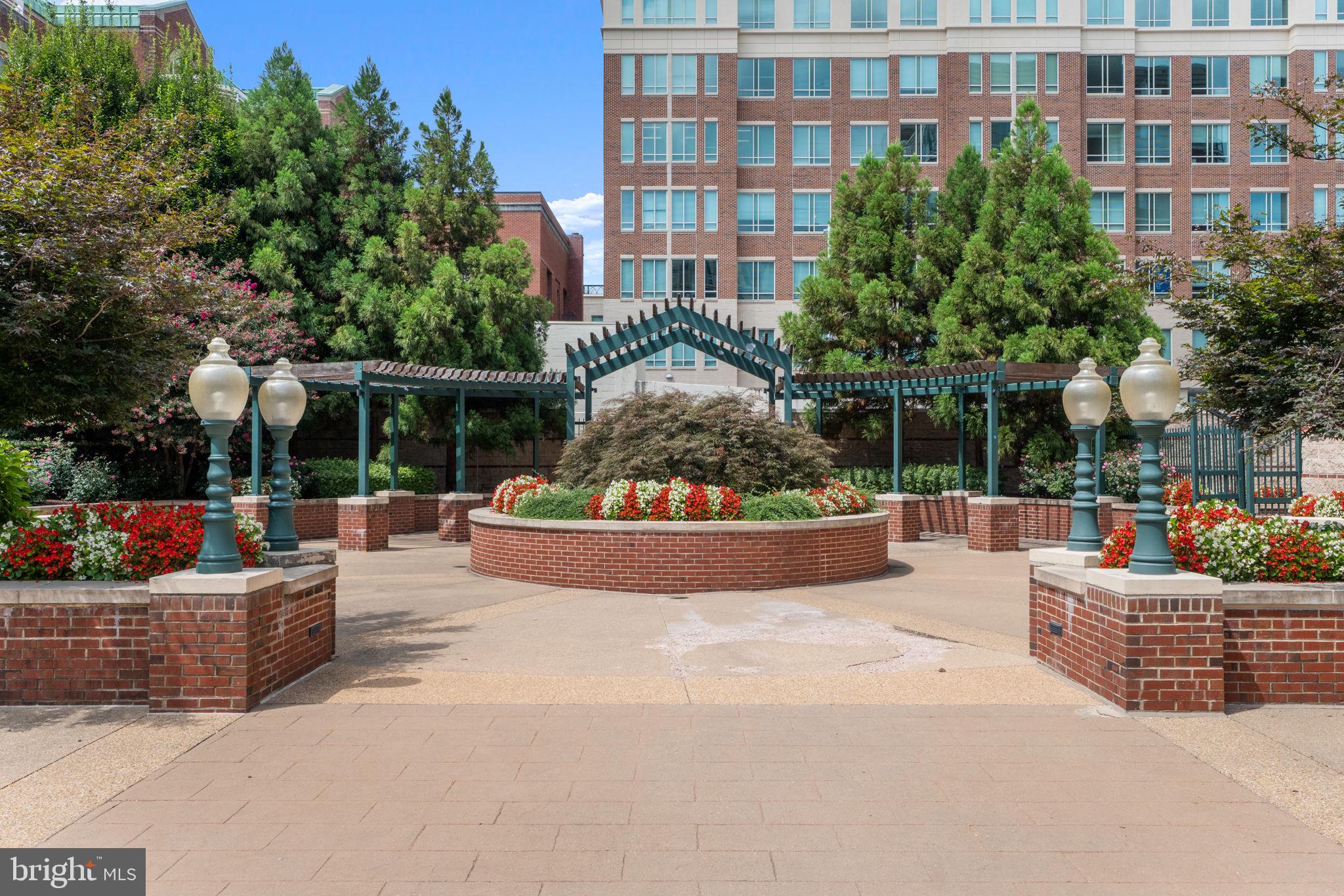 24 Courthouse Sq #24-311