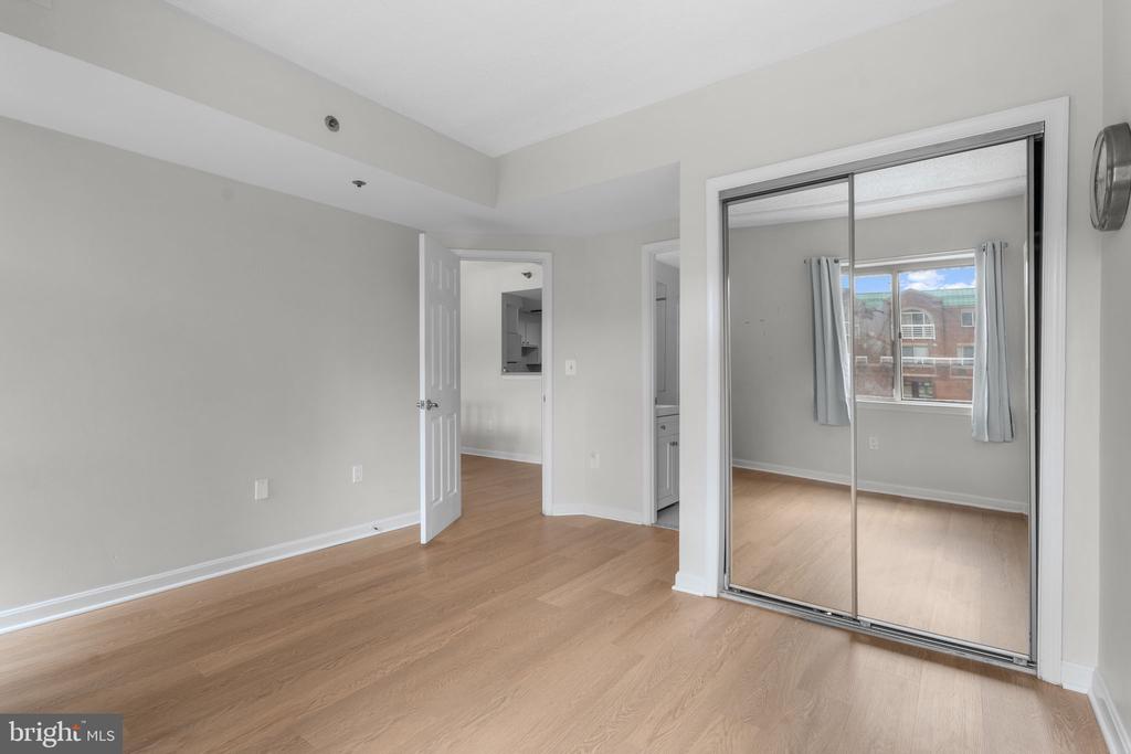 24 Courthouse Sq #24-311