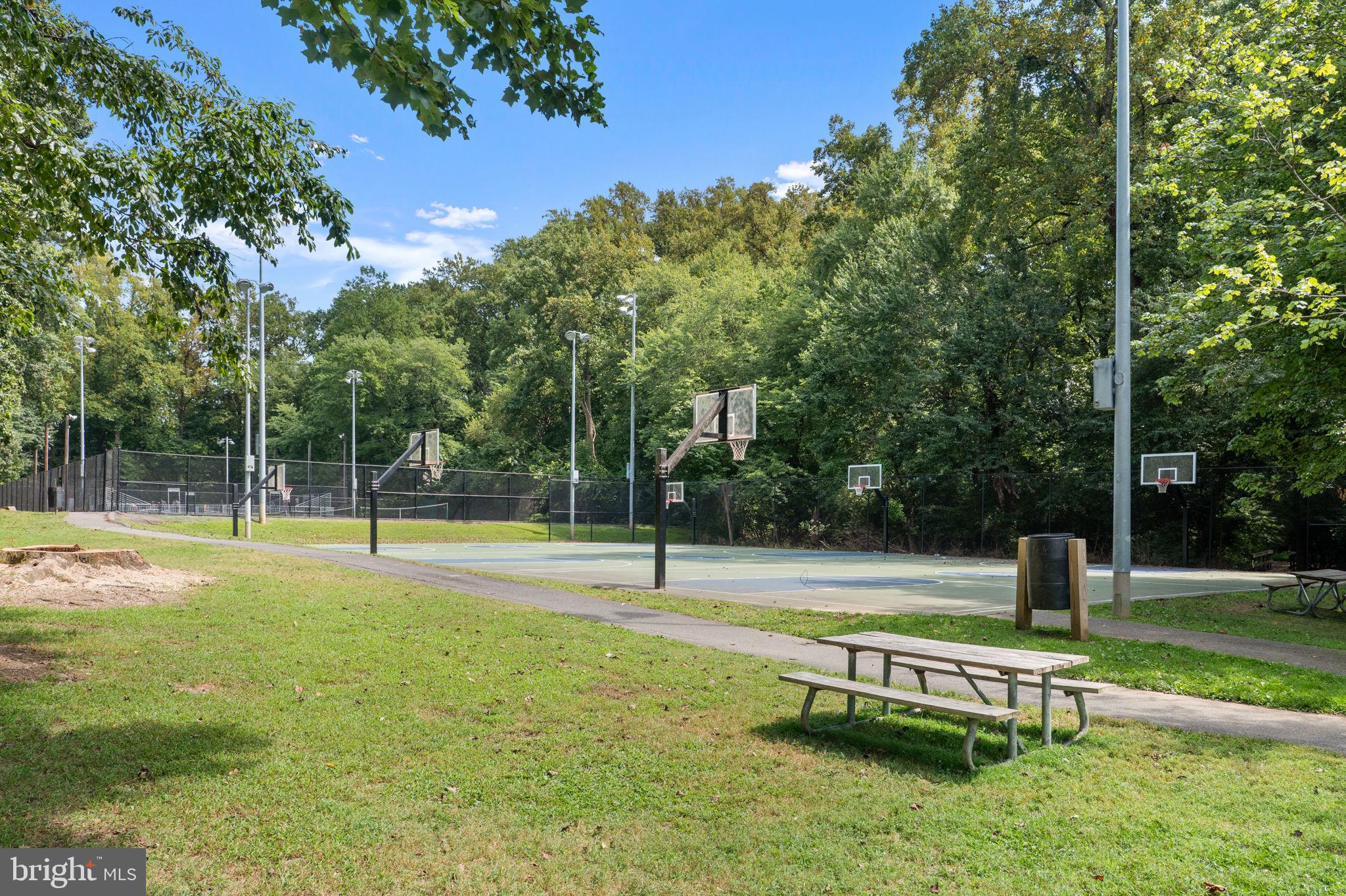 24 Courthouse Sq #24-311