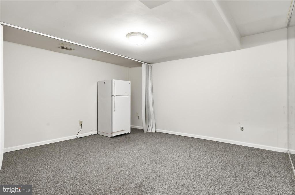 16 MAPLEWOOD PARK COURT