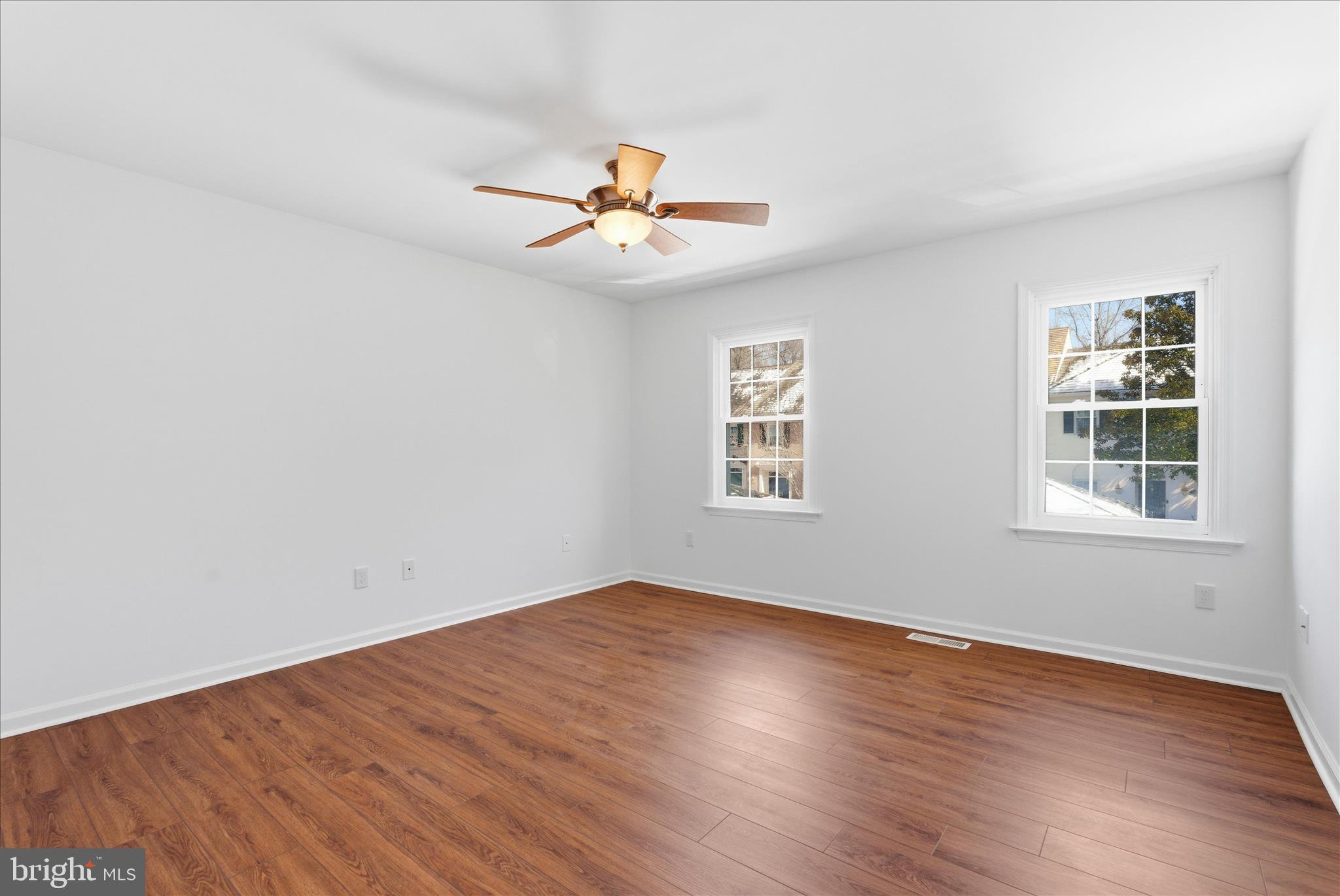 16 MAPLEWOOD PARK COURT