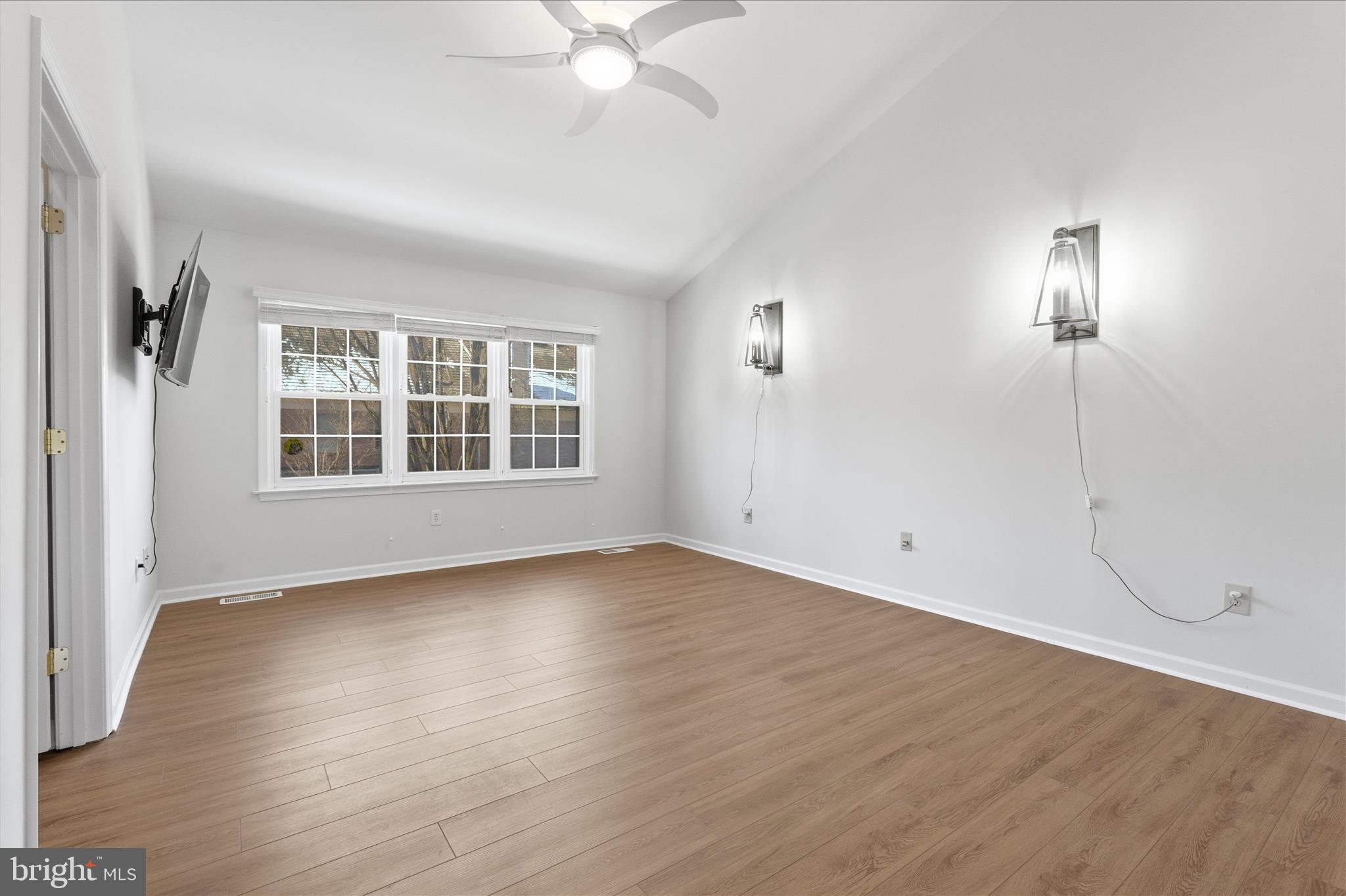 16 MAPLEWOOD PARK COURT