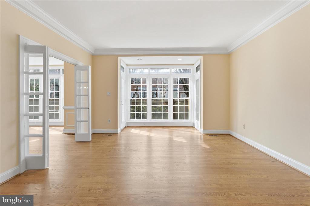 16 MAPLEWOOD PARK COURT