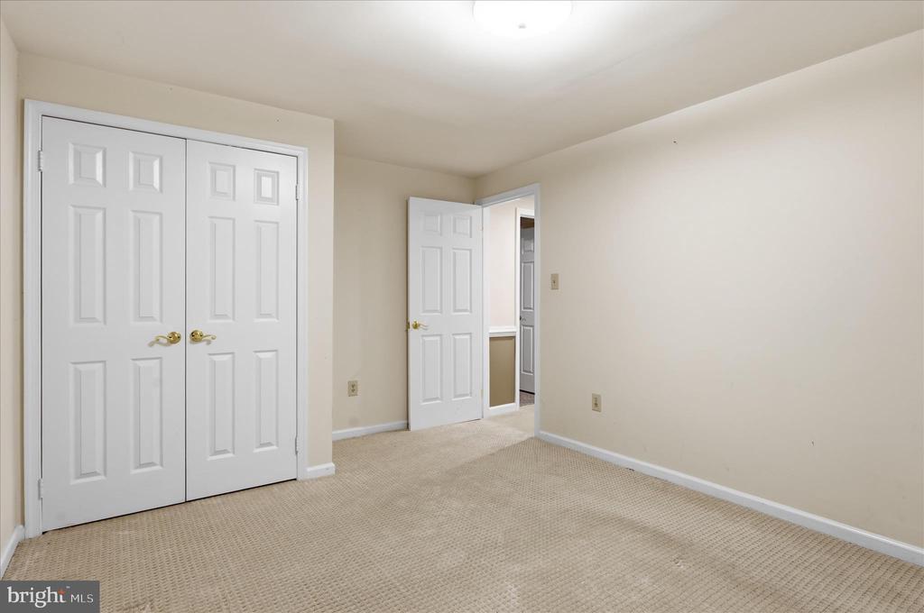 16 MAPLEWOOD PARK COURT