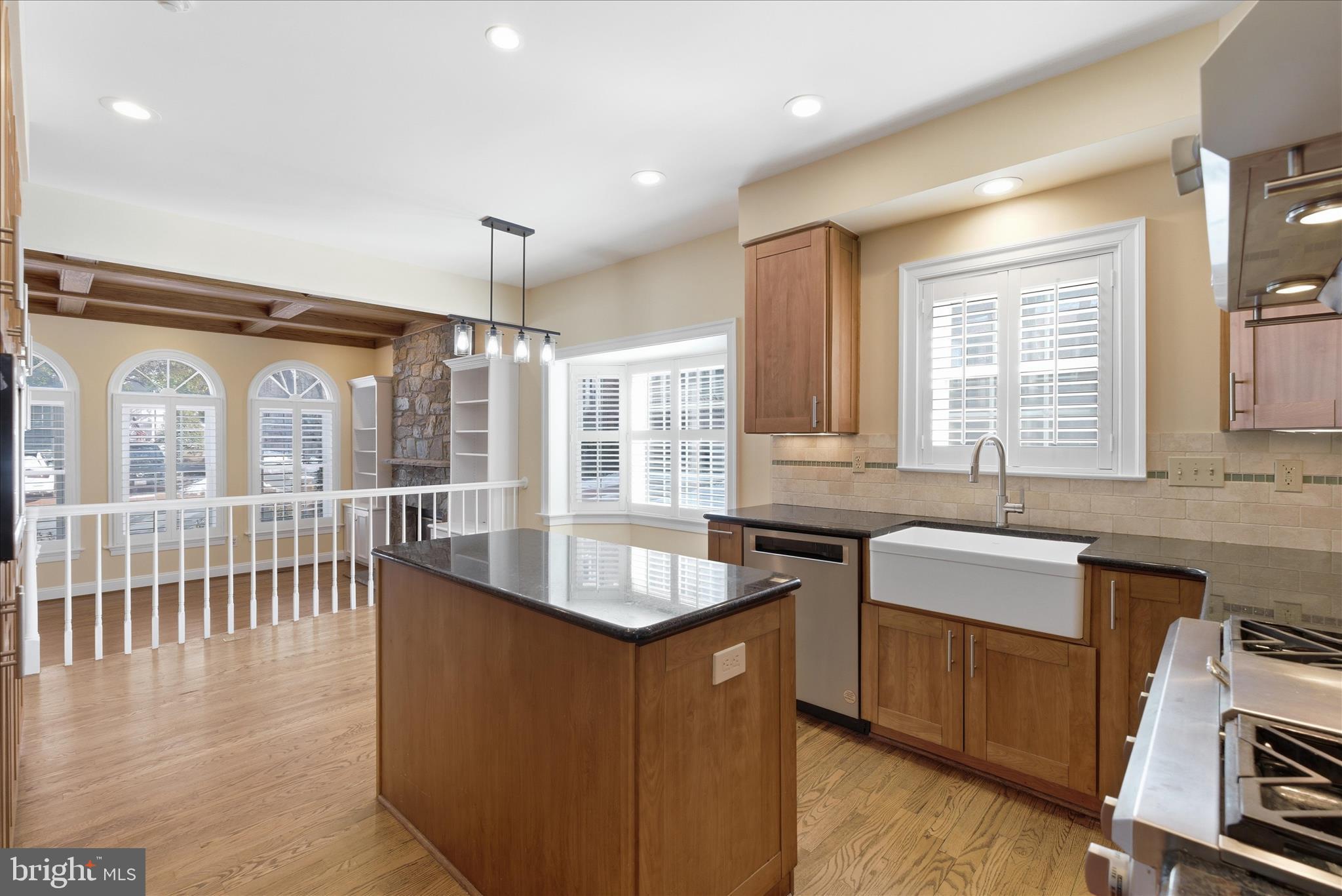 16 MAPLEWOOD PARK COURT