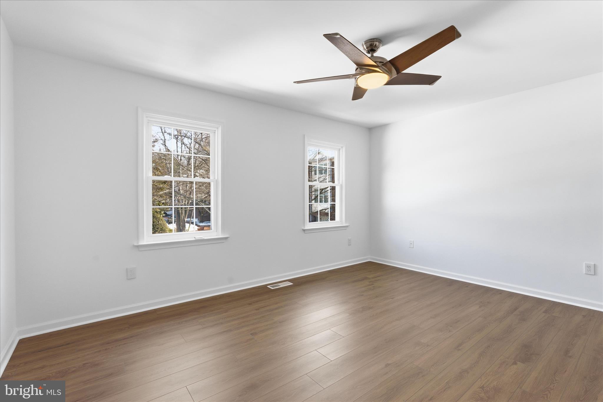 16 MAPLEWOOD PARK COURT