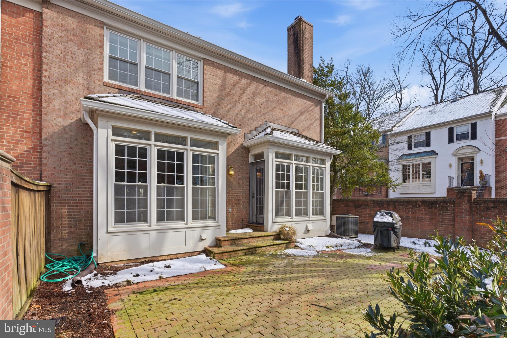 16 MAPLEWOOD PARK COURT