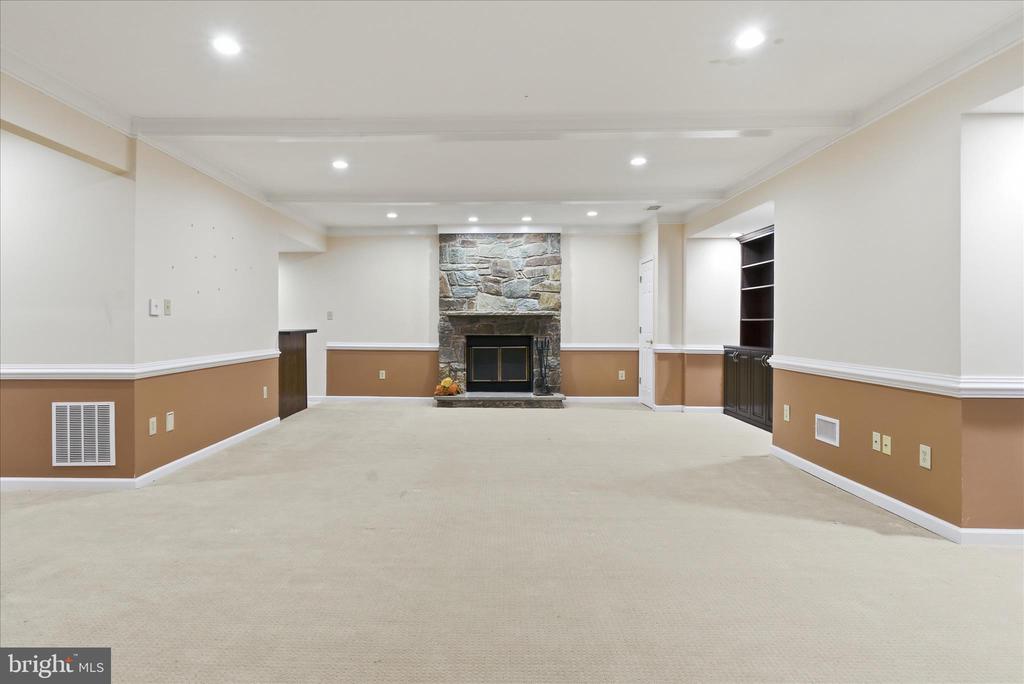 16 MAPLEWOOD PARK COURT