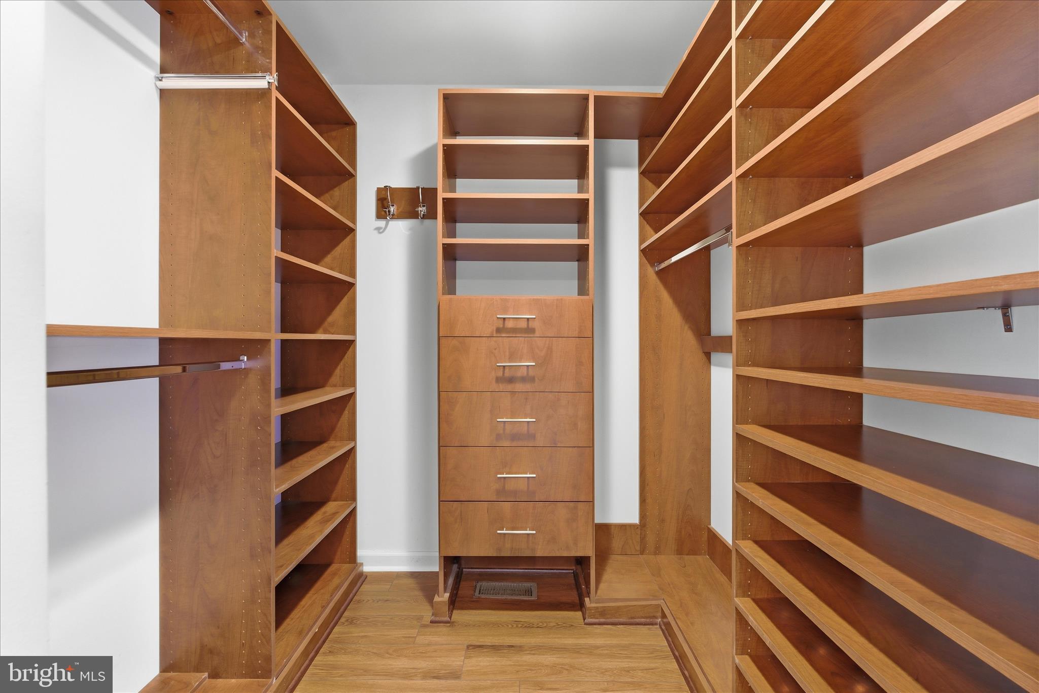 16 MAPLEWOOD PARK COURT