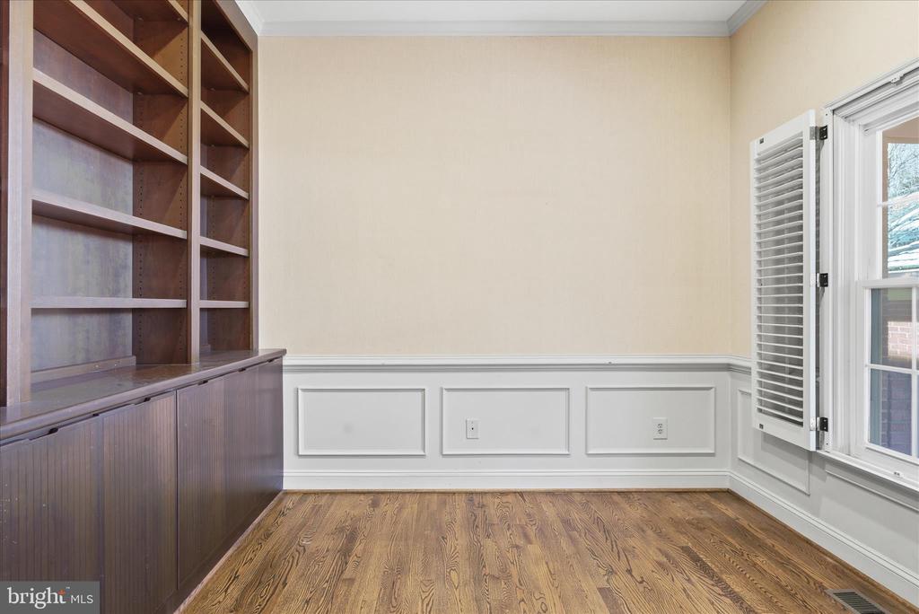 16 MAPLEWOOD PARK COURT