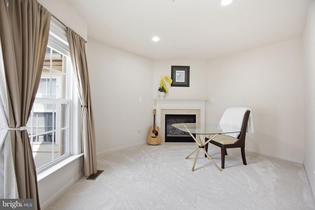 413 LONGHORN CRESCENT