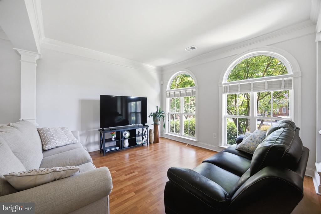 413 LONGHORN CRESCENT
