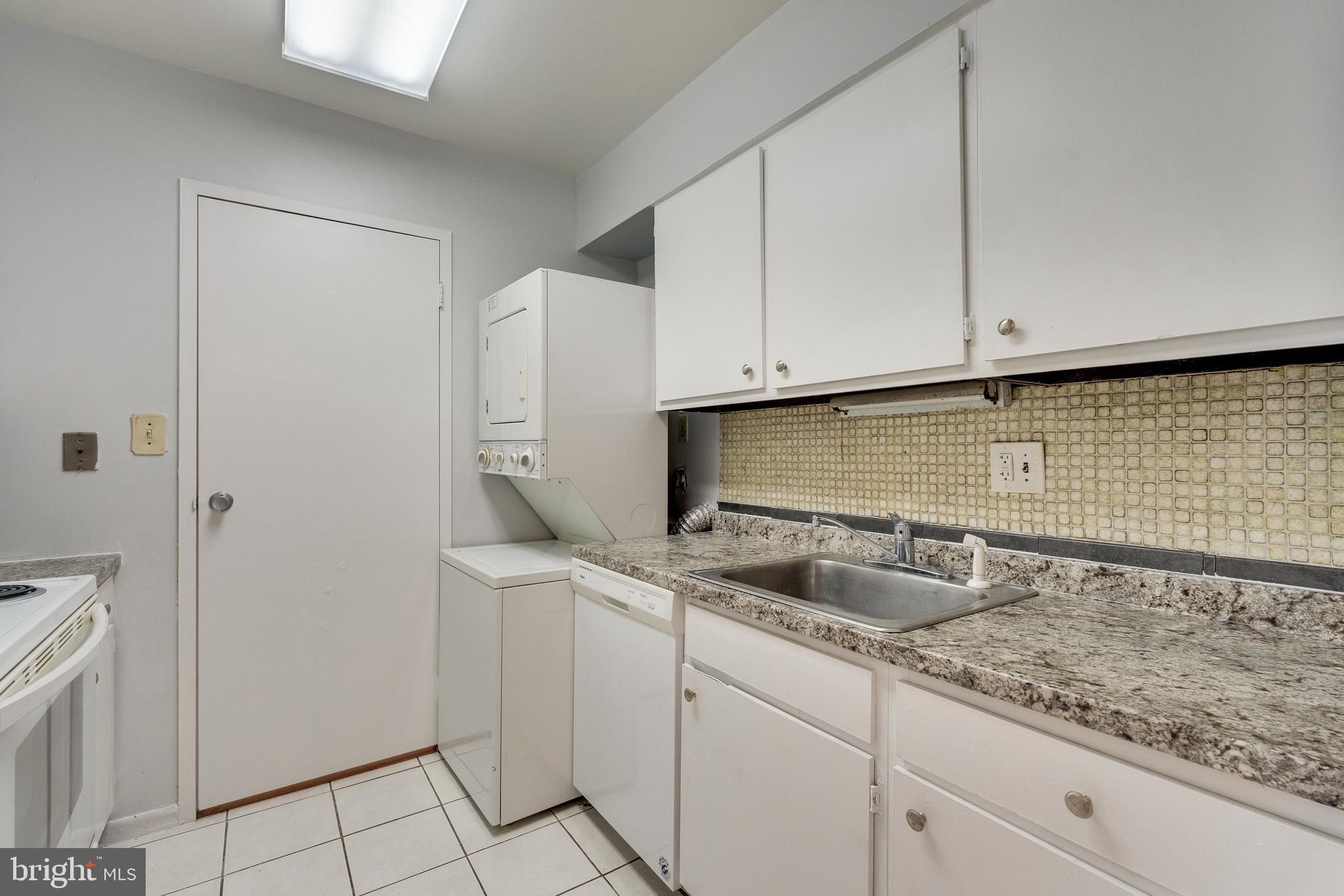 6936 Hanover Pkwy #301