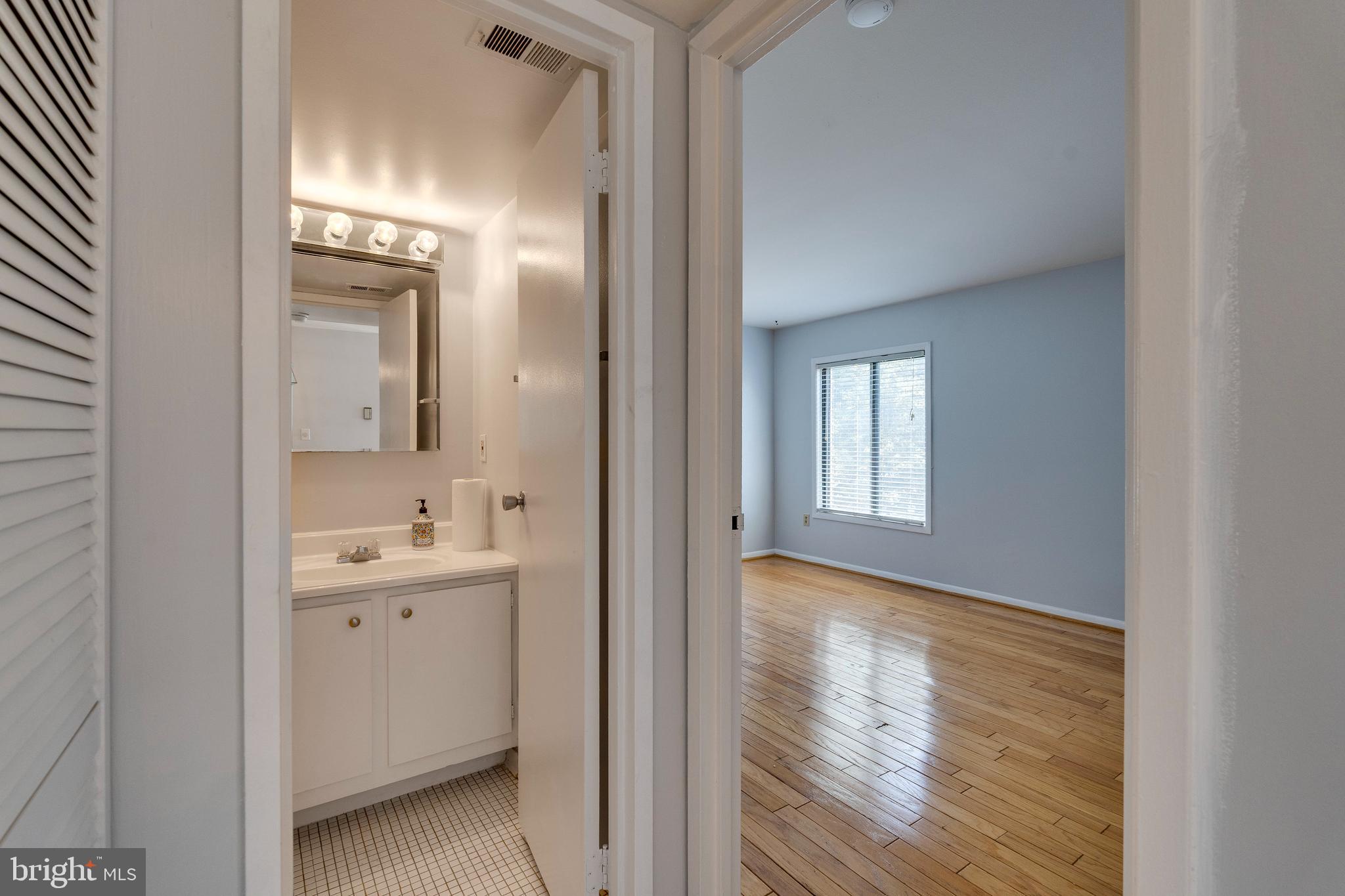 6936 Hanover Pkwy #301