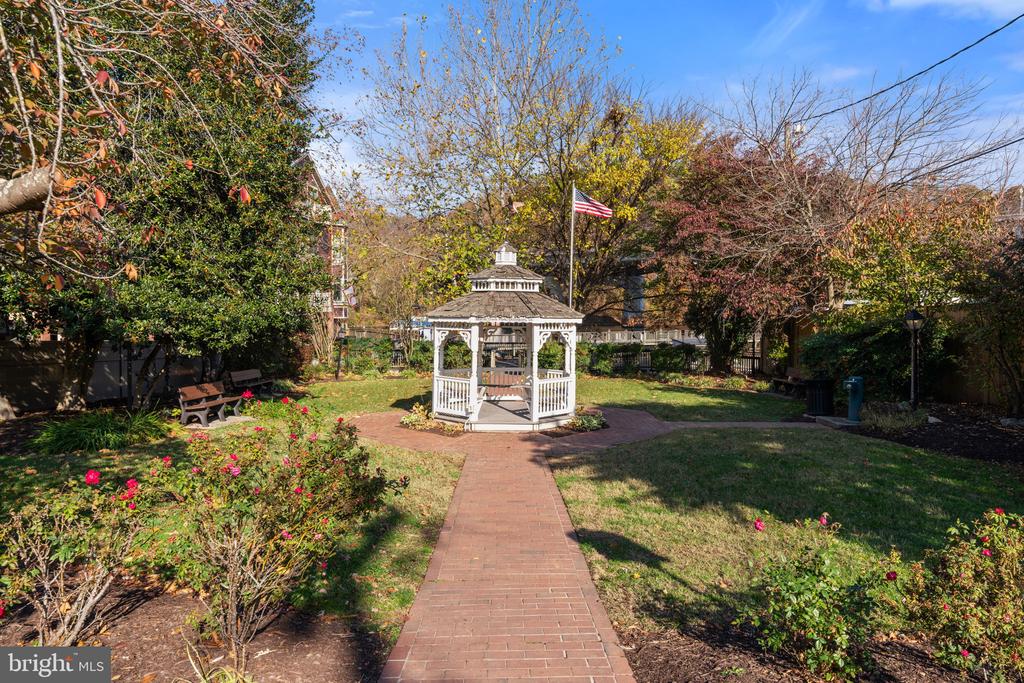 4716 DANE RIDGE CIRCLE
