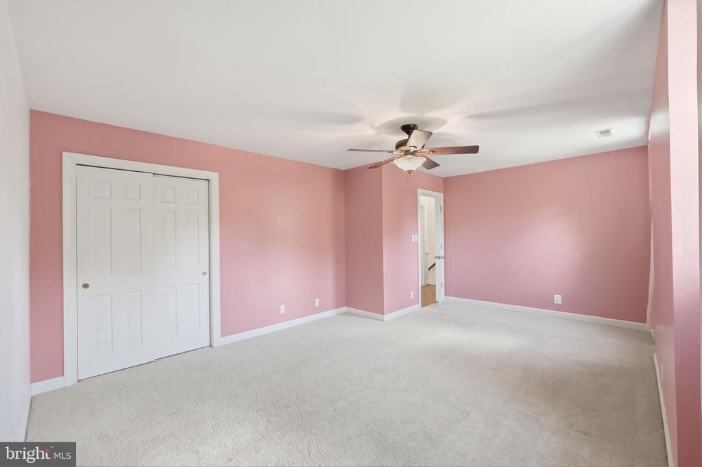 4 WALL