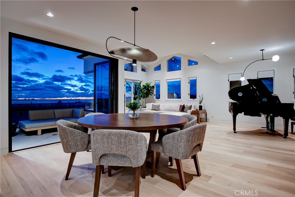 1712 Manhattan Avenue